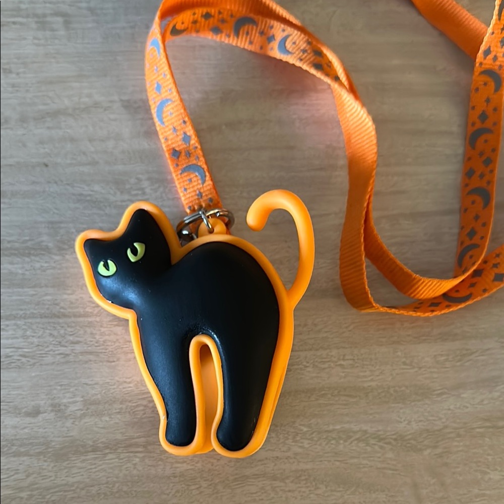 B&BW black cat hand sanitizer holder